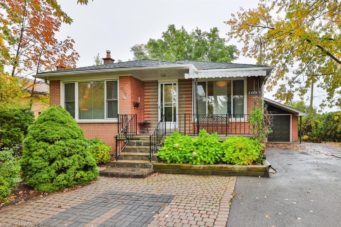 2090 BRIDGE Road, Oakville, Ontario L6L 2E9