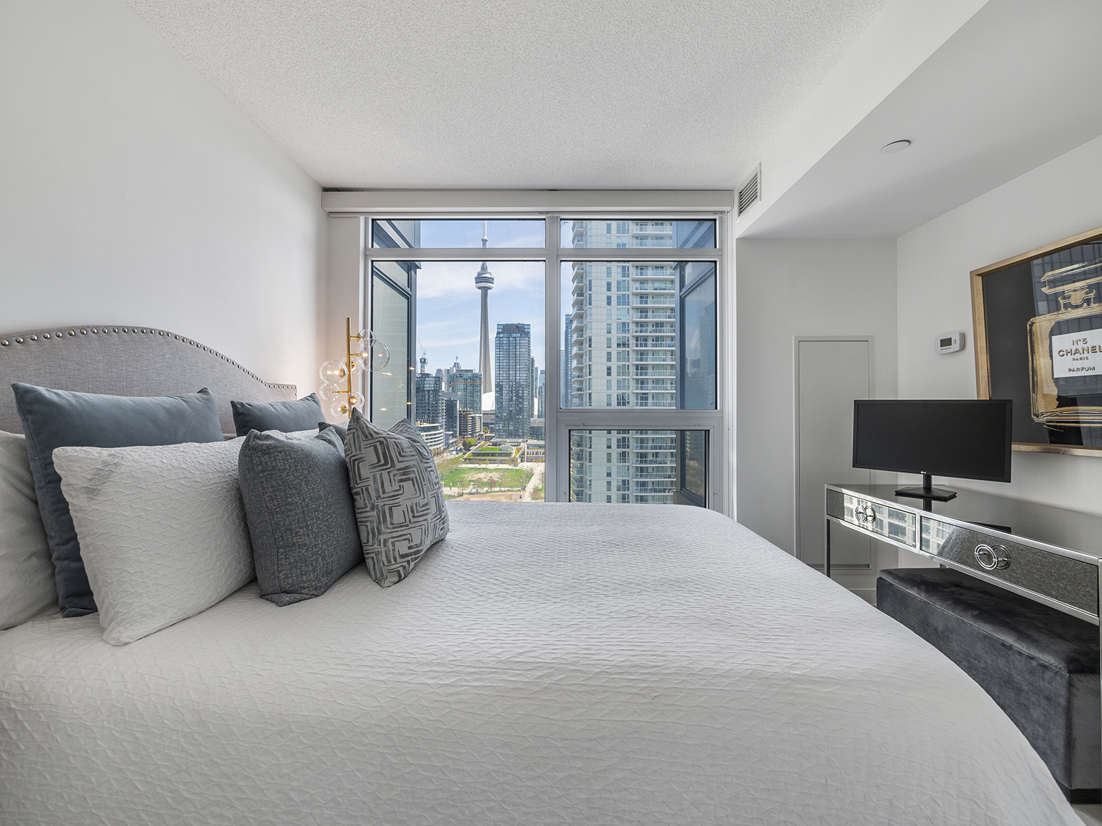 70 Queens Wharf #1812