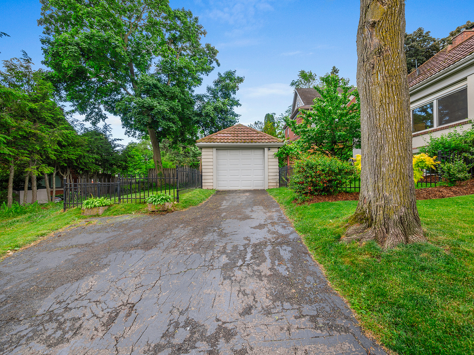 183 Chedoke Avenue, Hamilton