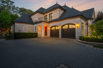 155 Avondale Court Burlington ON