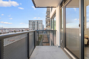 Assignment Luxury Condo 339-2450 Old Bronte Road